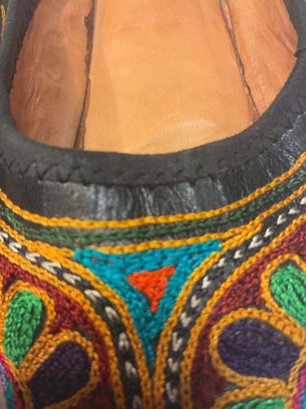 Handcrafted Embroidered Leather Mule Slides Size 8 - Picture 8 of 8
